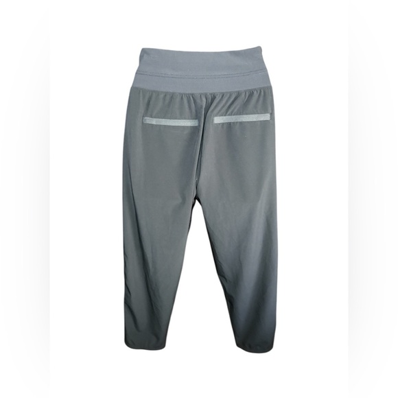 Athleta Nolita Size 2P Tapered
Crop Pants black Lightweight Comfort zip pockets - Picture 13 of 14